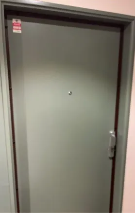Cornières anti-pince sur porte d’entrée — photo 2